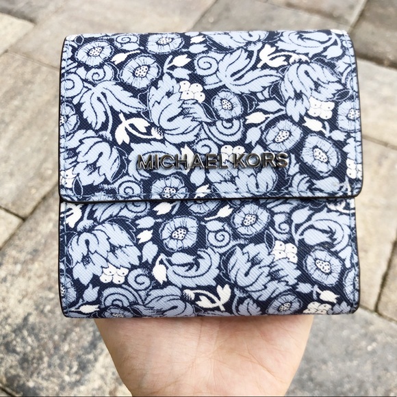 Michael Kors Handbags - Gaby’sBags👜💕- Michael Kors Trifold Wallet Floral